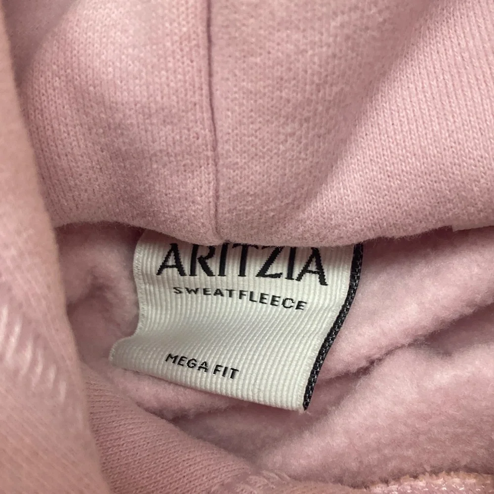 Aritzia Sweatfleece Megafit Pullover Hoodie - Picture 4 of 11